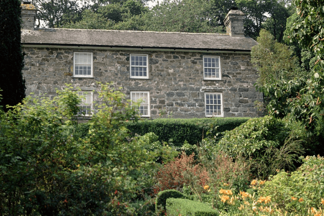 Plas yn Rhiw Gardens